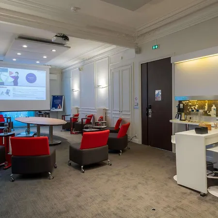 Novotel מלון 4*